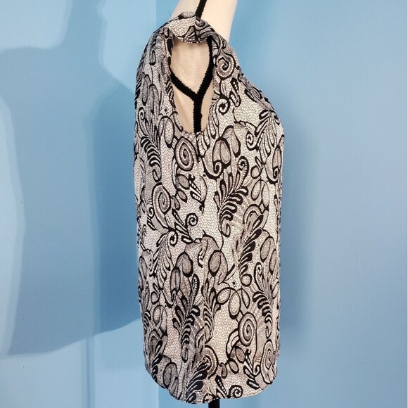 WORTHINGTON BLACK SILVER PLEATED NECK CAP SLEEVE BLOUSE SZ MP - Picture 3 of 6